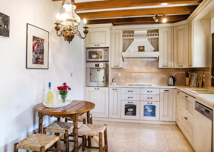 Luxurious Seafront In Vila *