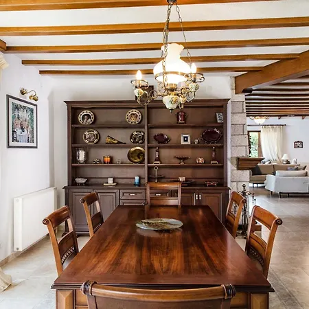 ヴィラ Luxurious Seafront In ペフコホリ